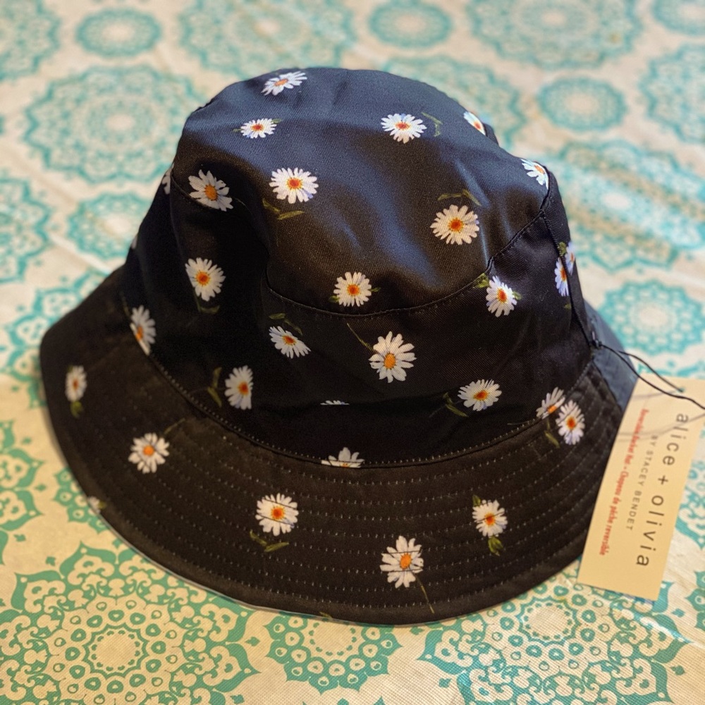 Bucket Hat